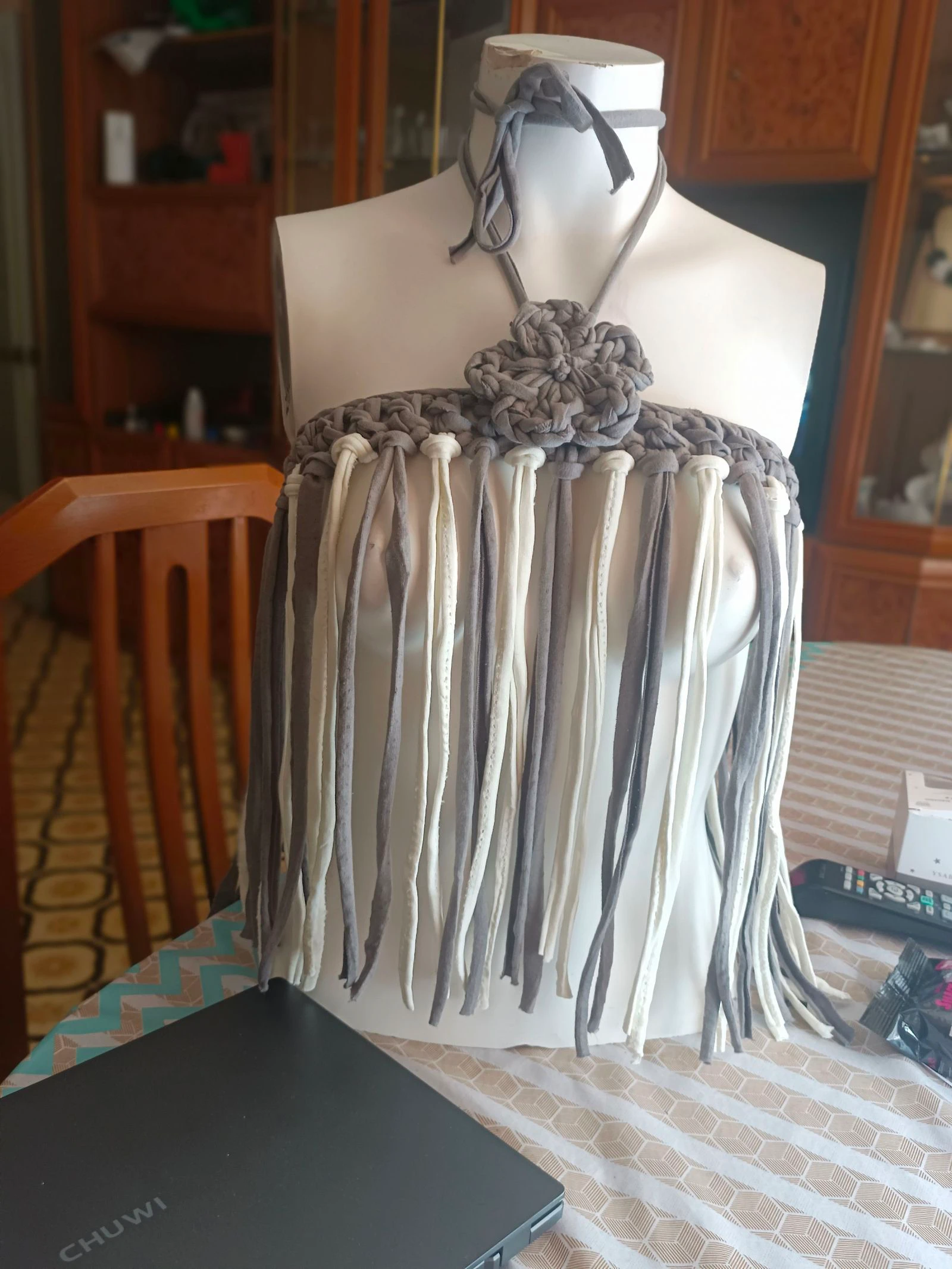 Halter boho chic tela perforada 